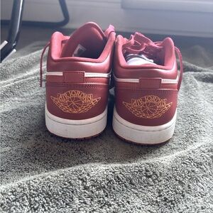 Air Jordan 1 Low “Cardinal”
